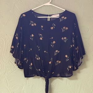 Floral crop top. Brand: Elodie Size: Large